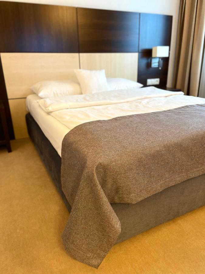 Ruben Hotel Zielona Gora Luaran gambar